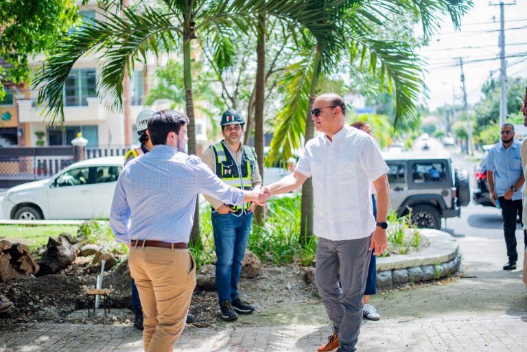 Alcalde Ulises Rodr Guez Supervisa Avances En La Renovaci N Del Parque