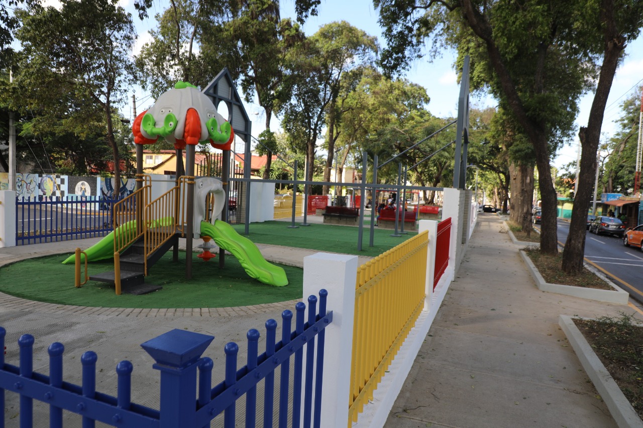Lee más sobre el artículo Alcalde Abel Martínez ha construido bulevares y parques infantiles en diferentes barrios de Santiago