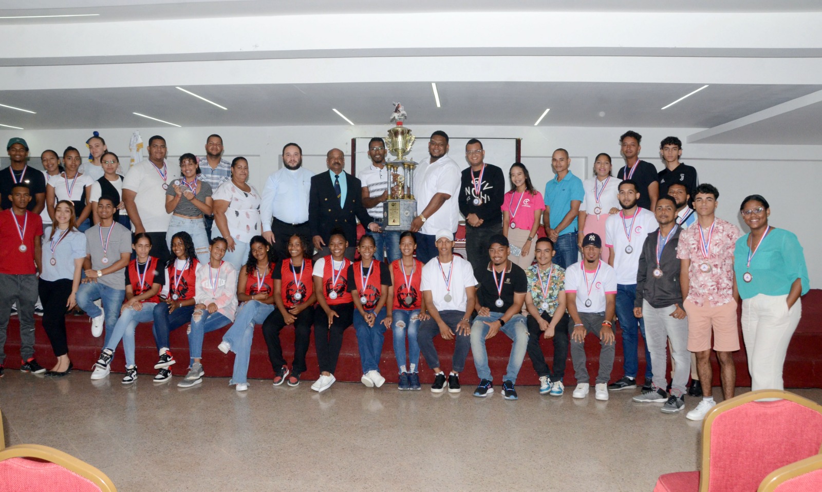 Lee más sobre el artículo Alcaldía Santiago realiza acto premiación XVI Juegos Patrón Santiago 2023