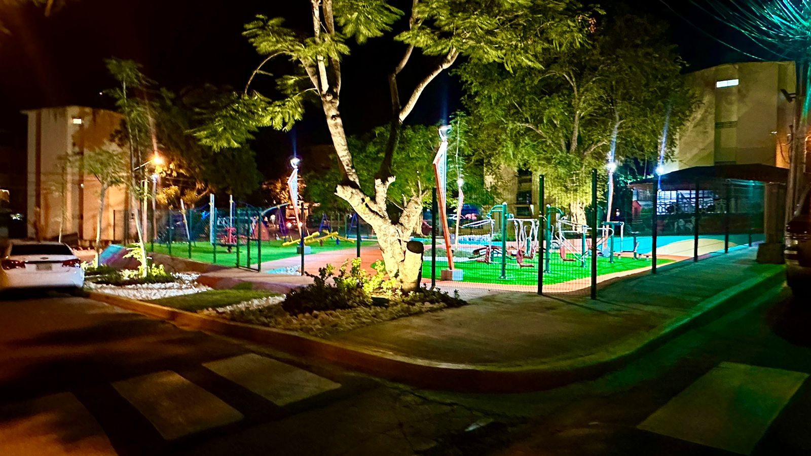 Lee más sobre el artículo Abel Martínez entrega un nuevo parque infantil en La Villa Olímpica