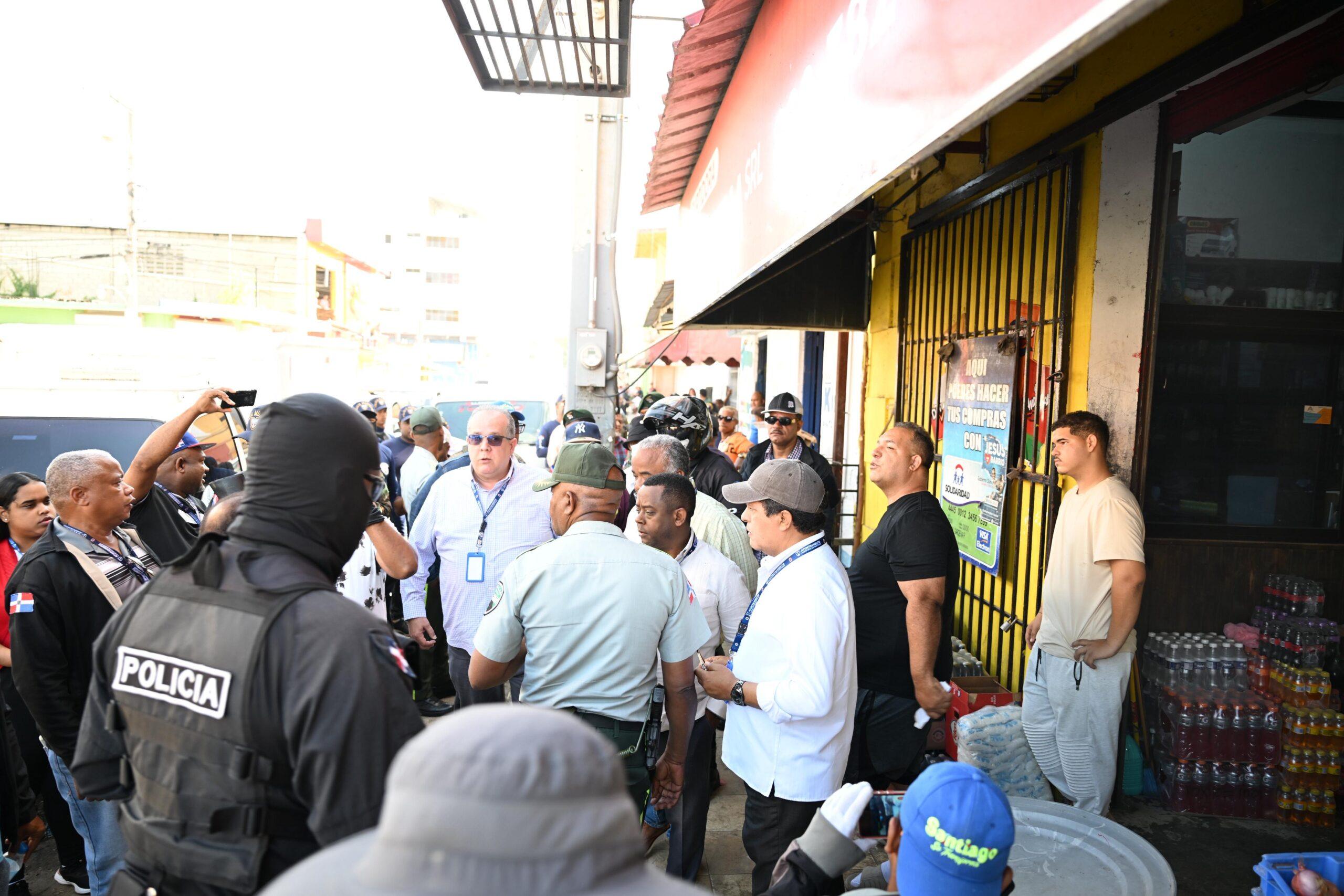 Lee más sobre el artículo Alcaldía de Santiago inicia operativo integral en el Hospedaje Yaque como parte del plan de transformación urbana